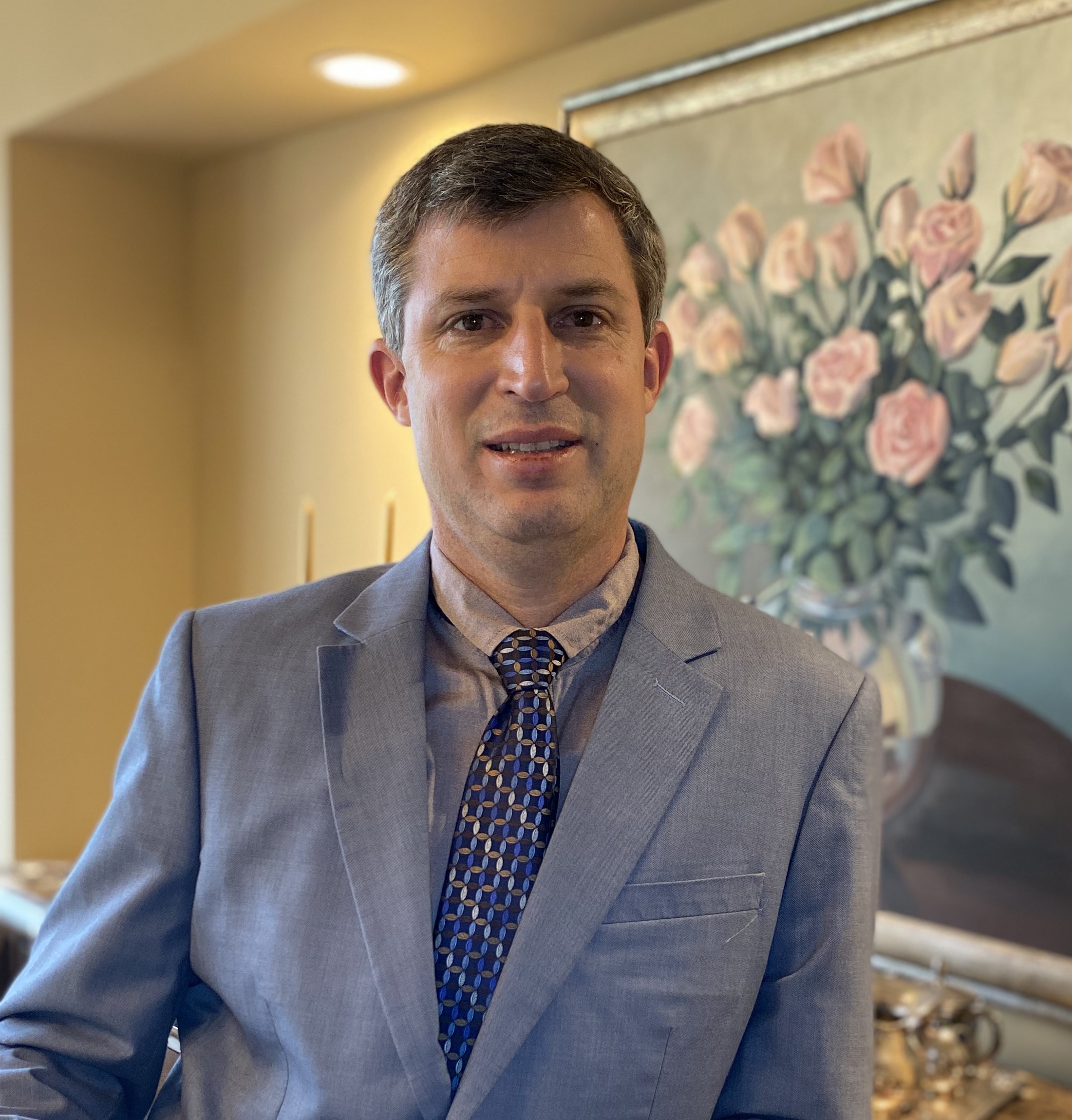 Professor Carlos Flores-Mir