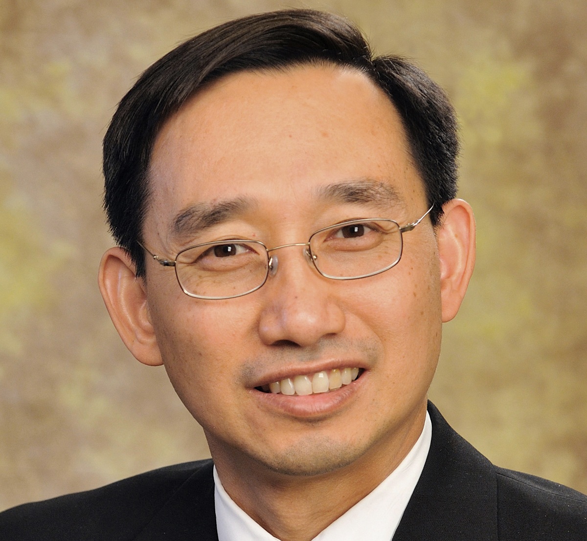 Dr. Greg Huang
